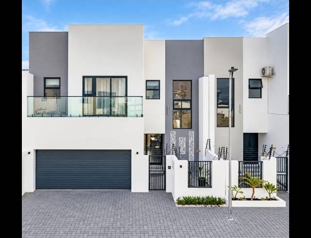 4 BEDROOM FREEHOLD FOR SALE IN SANDOWN ESTATE